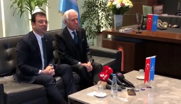Mesaiye Başlayan Ekrem İmamoğlu, Palandöken Tatiliyle İlgili Soruya Cevap Vermedi