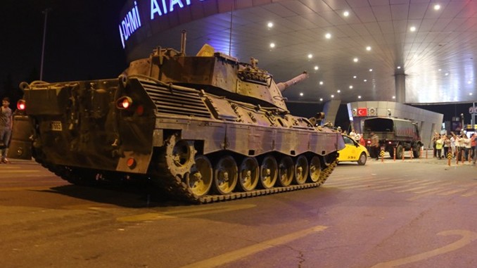Selvi: Darbeyi MİT’e İhbar Eden Binbaşı İhraç Edildi