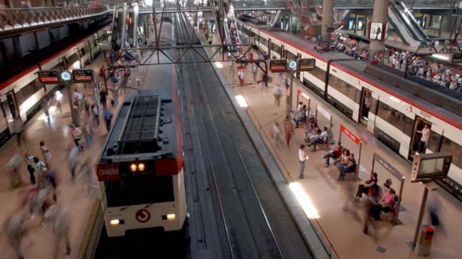 Mesaisi Biten Makinist Treni Durdurup İndi