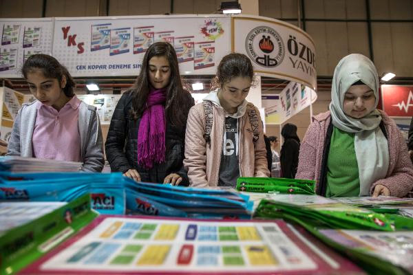 Sınav Sistemi Değişti, 100 Milyon Kitap Elde Kaldı