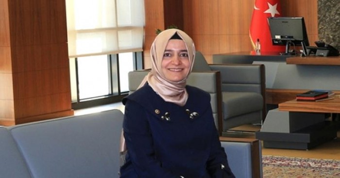 Bakan Kaya’nın Ablası ‘Etik Değil’ Diyerek Görevinden İstifa Etti