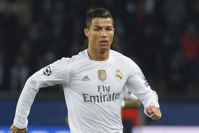 Cristiano Ronaldo’nun Arabalı Pozu Dalga Konusu Oldu