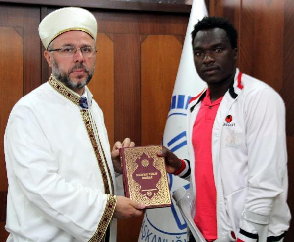 Kenyalı Engelli Sporcu Müslüman Oldu