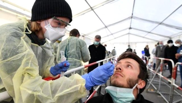 Alman Yetkililer Ülkedeki Koronavirüs Ölümlerinin Düşük Olmasının Nedenlerini Anlattı