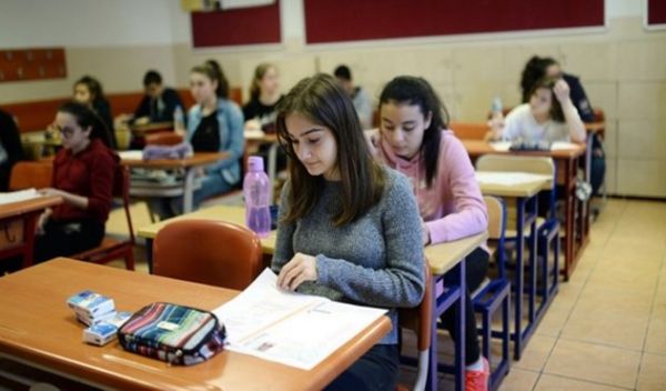 Milyonlarca Öğrenci Bekliyordu! Liseye Geçiş Sınavının Tarihi Belli Oldu