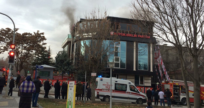Destici’nin Odasındaki Klima Patladı, BBP Genel Merkezinde Yangın Çıktı