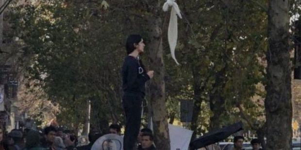 İran’ın Rosa Park’ı! Katılmadığı Protestoların Yüzü Oldu