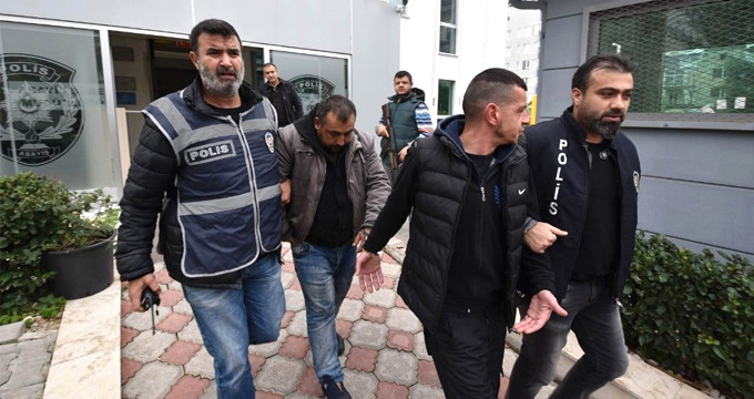 Tuvaletini Yapmak İçin Gittiği İş Hanını İzmaritle Yaktı