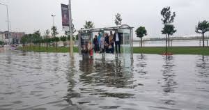 İstanbul’da Beklenen Sağanak Başladı, Meteoroloji Uyardı: Sel ve Heyelana Dikkat