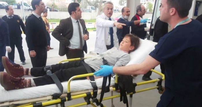 Yemekte Tavuk Yiyen 183 Öğrenci Hastaneye Kaldırıldı