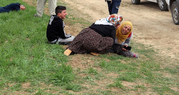 Oğullarını Ağaca Asılı Bulan Anne ve Babanın Görüntüsü Yürek Dağladı