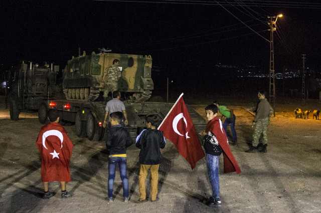 Mehmetçik Böyle Karşılandı : Çok Yaşa TÜRK Askeri
