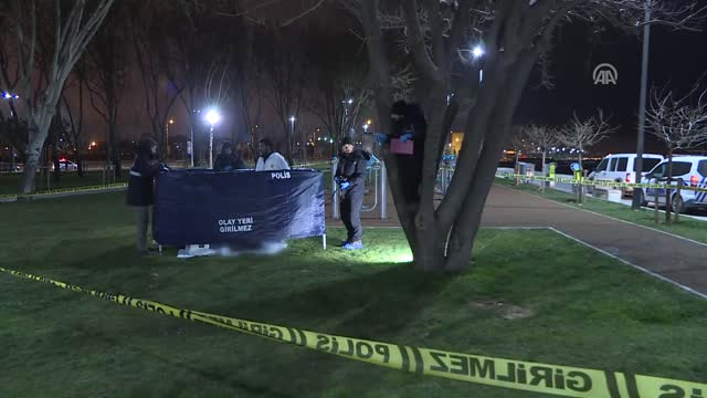 İstanbul’un Göbeğinde Ağaca Asılı Elleri Arkadan Bağlı Ceset Bulundu