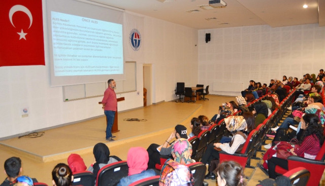 Gaün Öğr. Gör. Yıldız’dan “Kpss Ales ve Kariyer Meslekleri” Konferansı