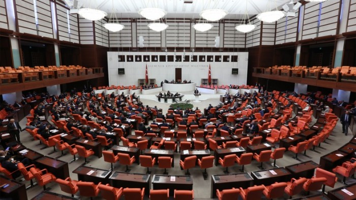 Dokunulmazlık Görüşmelerinde İlk Oylama Referandumu İşaret Etti