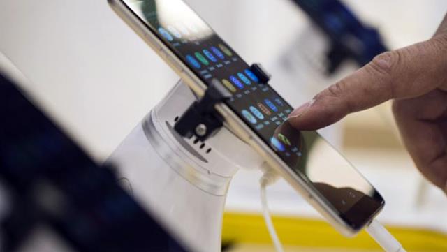Akıllı Telefon Devlerinin Türkiye’de Üretime Başlamasıyla Fiyatlar Yarı Yarıya Düştü