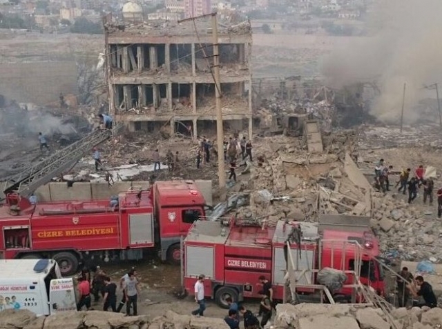 Cizre Emniyet Müdürlüğü’ne Bombalı Saldırı: 8 Şehit, 70’in Üzerinde Yaralı