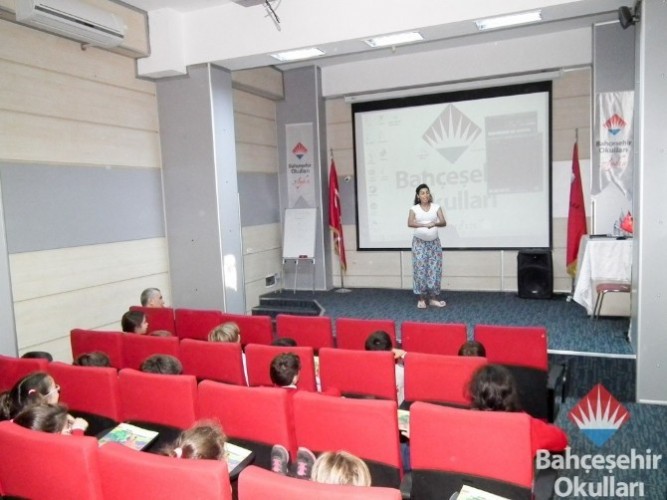 Bahçeşehir Öğrencileri Yenilikçi Drama ve Masal Anlatımını Öğrendi