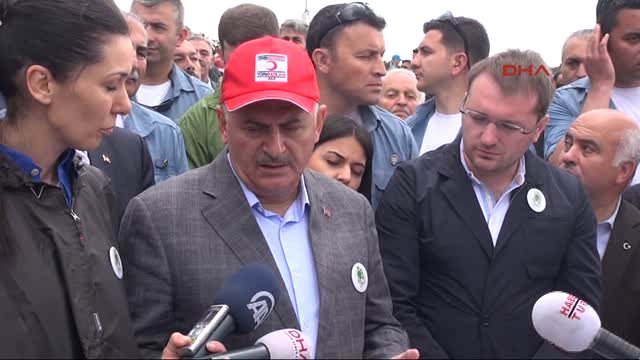 Erzincan Başbakanın Yaylasındaki Çevre Yürüyüşüne Yağmur Engeli