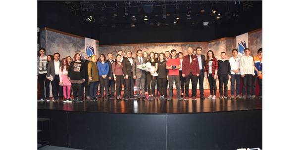 Deprem Gerçeğini Bu Kez Tiyatroyla Anlattılar