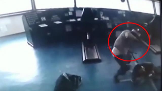 Nijerya’da Türk Gemisine Yapılan Saldırı Anı Kamerada