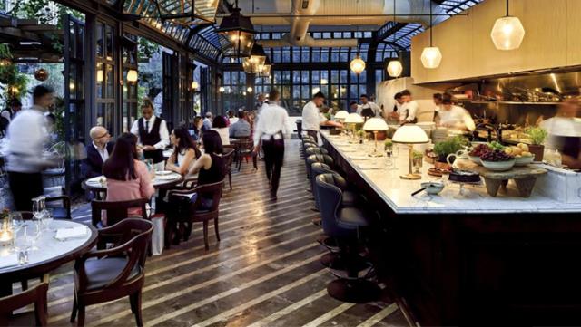 Sağlık Bakanlığı’ndan Restoran ve Kafelerin Açılması İçin Yeni Kriterler: 45 Dakika Oturma ve Müşteri Kapasite Sınırı Geliyor