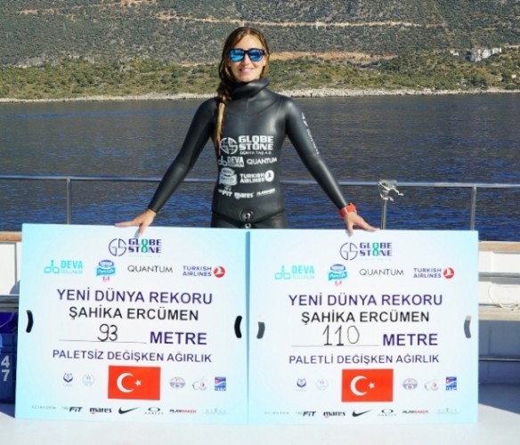 Şahika Ercümen, Paletsiz Dalışta Dünya Rekoru Kırdı