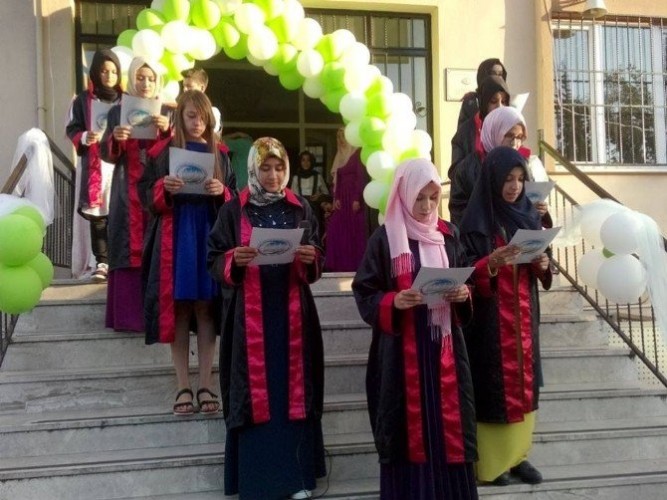 Yiğitbaş İmam Hatip Ortaokulu İlk Mezunlarını Verdi