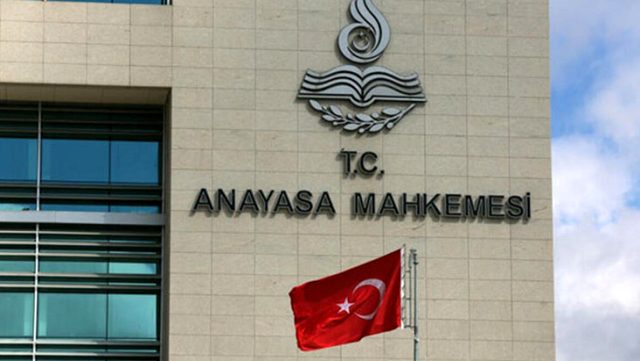 Son Dakika! AYM Üyesinin Tepki Çeken “Işıklar Yanıyor” Paylaşımı Sonrası Anayasa Mahkemesi Olağanüstü Toplanıyor