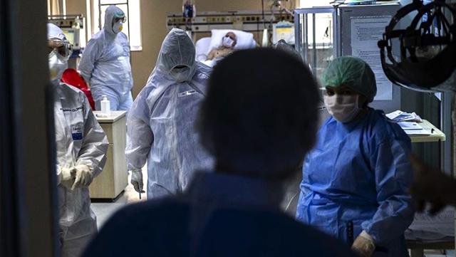 Türkiye’de Koronavirüs Kabusu Sürüyor! Günlük Ölüm Sayısı 190 ile Zirveyi Gördü