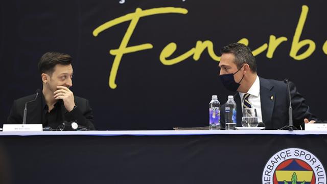 Ali Koç’tan Mesut Özil’e uyarı: Taraftar kimsenin geçmişine bakmaz, ıslıklar