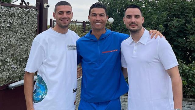 Cristiano Ronaldo, Atalanta’ya transfer olan Merih Demiral’ın evine giderek milli futbolcumuza veda etti