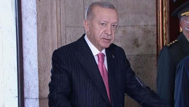 Cumhurbaşkanı Erdoğan, 10 Kasım’da Ata’nın Huzurunda! Özel Deftere Dikkat Çeken Not: Asla İzin Vermeyeceğiz