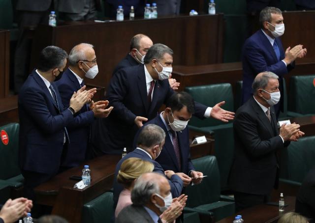 İstifanın İşaret Fişeği! Bakan Elvan Bu Fotoğrafla Yaşanacakların Sinyalini Vermişti