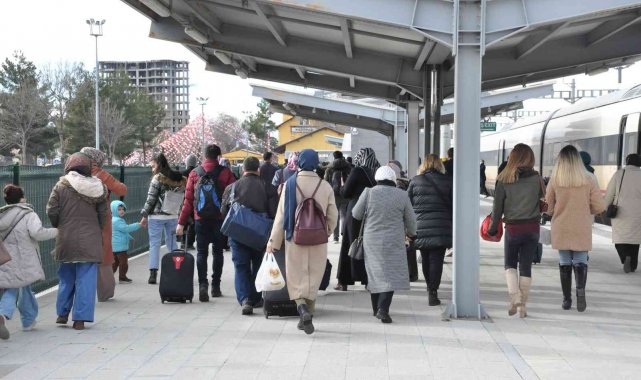 Karaman’da Yüksek Hızlı Trene yoğun ilgi