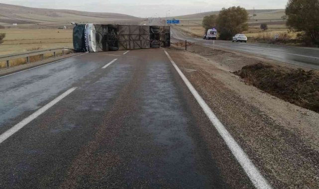 Kayseri’de yolcu otobüsü devrildi: 11 yaralı