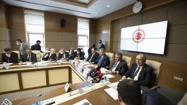 Son Dakika! Seçim Barajının Yüzde 7’Ye İndirilmesini De İçeren Seçim Kanunu Teklifi, Tbmm Anayasa Komisyonu’nda Kabul Edildi