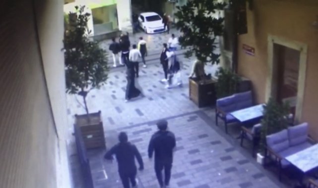 Taksim’de ortalığı karıştıran silahlı kavga: “Yolu açın” deyince kalçasından vuruldu