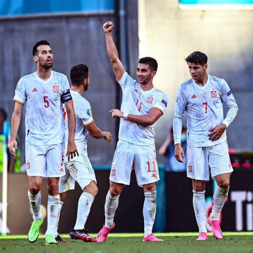 8 gollü çılgın maçta kazanan İspanya!